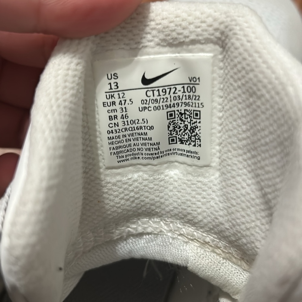 Nike Kyrie Flytrap 4 White Metallic Silver - image 4